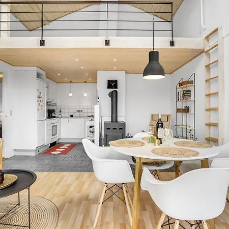 Pet Friendly In With Kitchen דירה